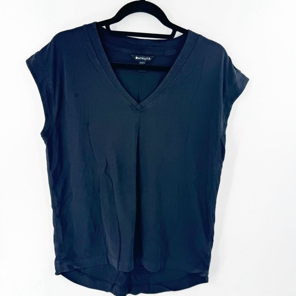 ✅ ATHLETA BLACK CAP SLEEVE V-NECK T-SHIRT SIZE MEDIUM - Picture 1 of 3